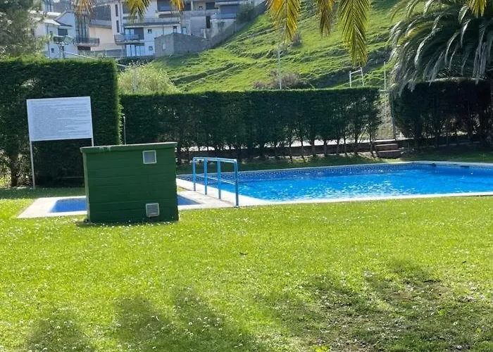 Piscina Comunitaria Y Parking En Mogro