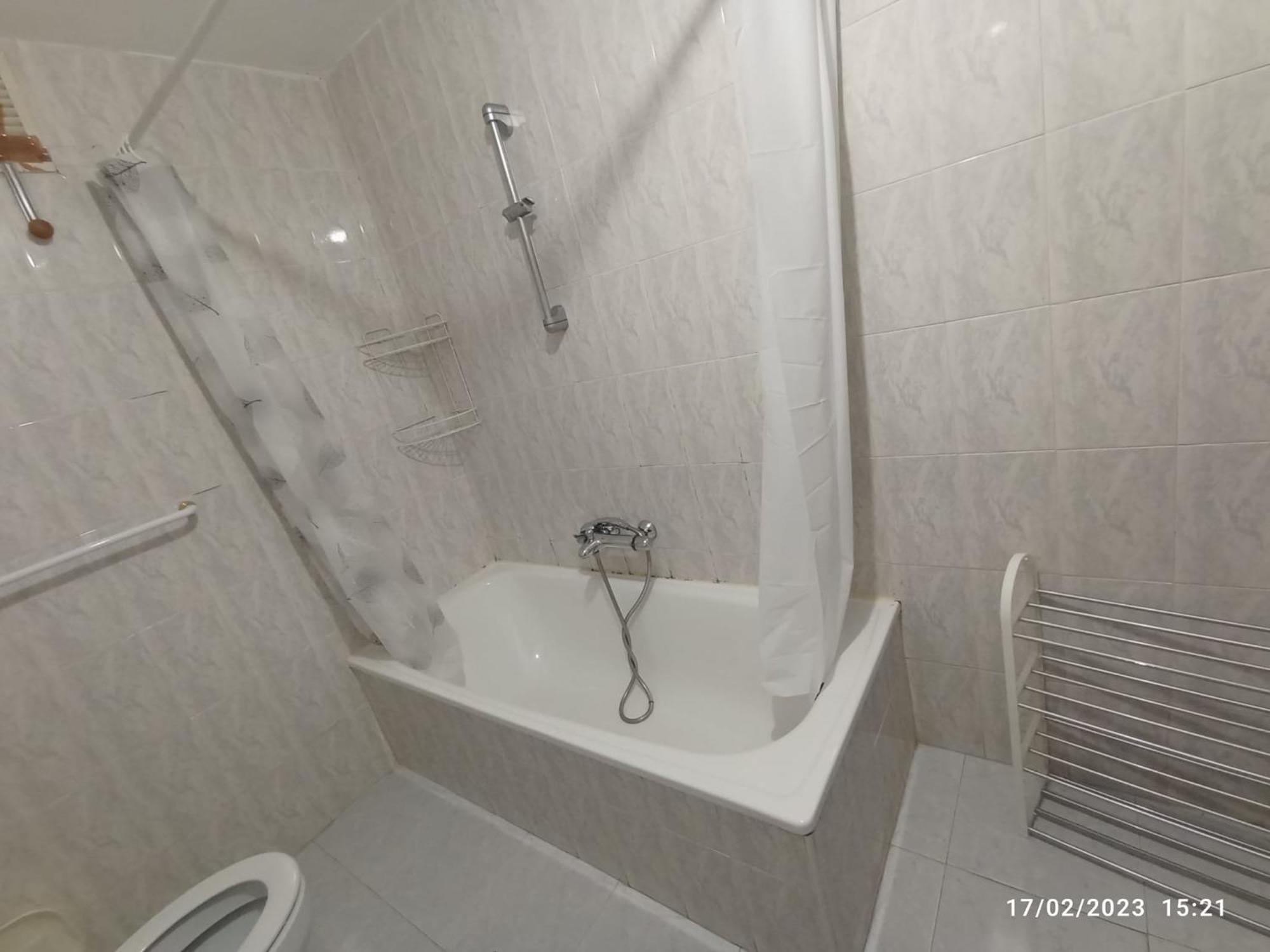 Piscina Comunitaria Y Parking En *